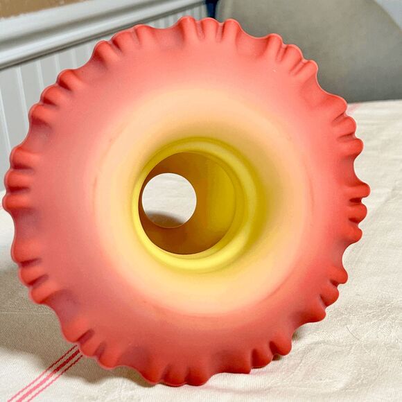 Vintage Fenton Glass Maple Leaf Burmese One Piece Fairy Lamp - Picture 8 of 9